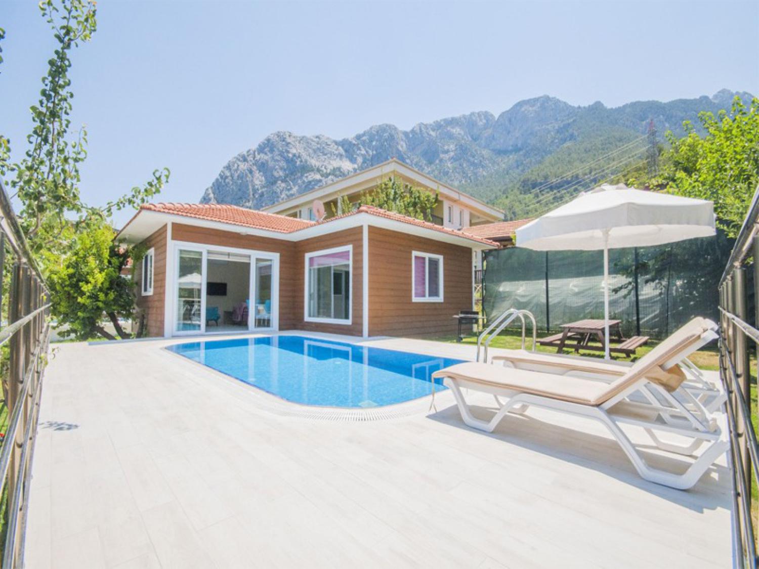 Villa Tac 1 (4) Kişilik Muhafazakar Kiralık Aile ve Balayı Villası