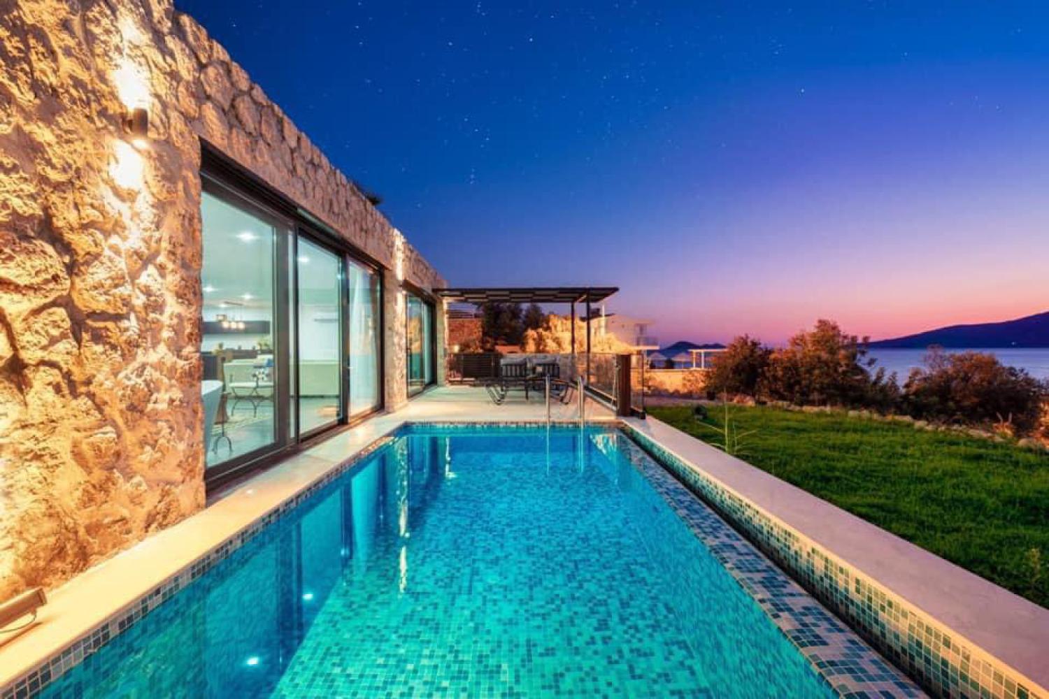 Villa Nana (2) Kişilik Deniz Manzaralı Balayı Villası