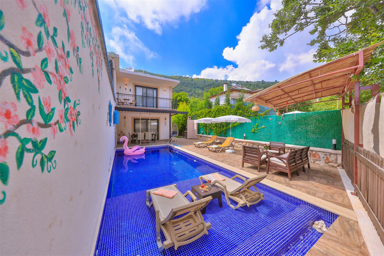 Villa Yiğit (4) Kişilik Havuzu Korunaklı Kiralık Aile ve Balayı Villası