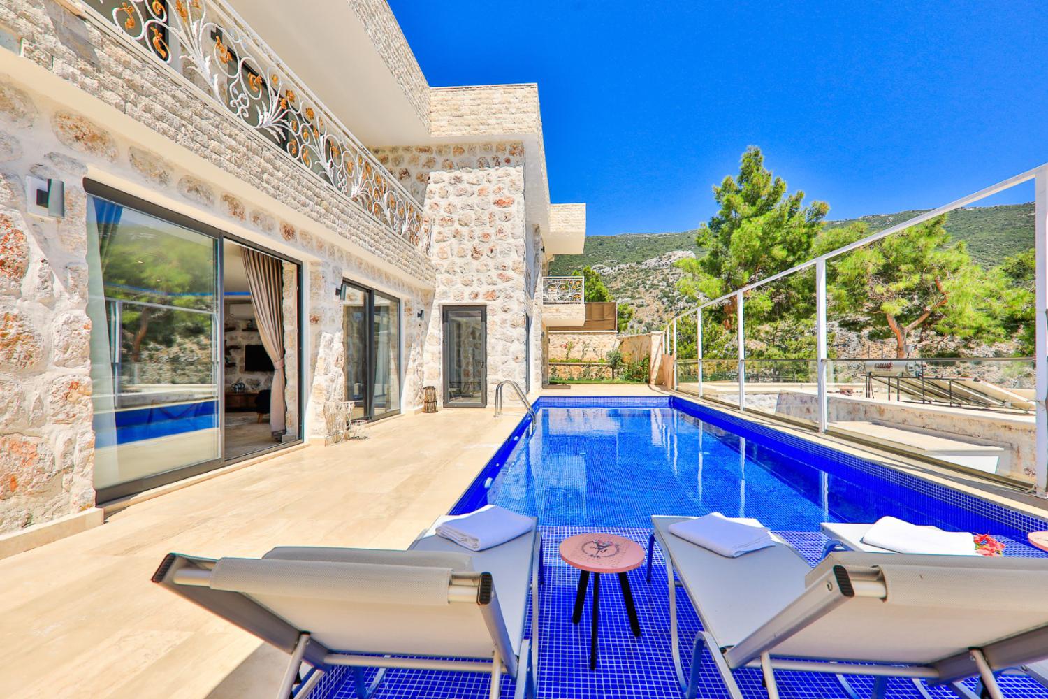 Villa Narin 5 (8) Kişilik Muhafazakar Geniş Aile ve Arkadaş Villası