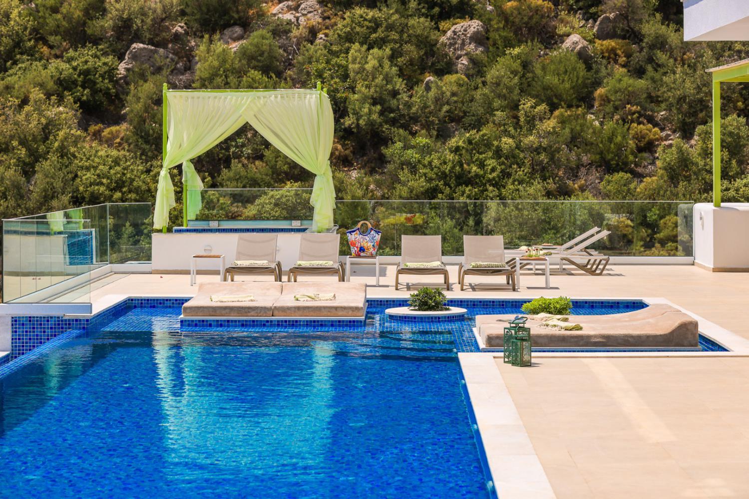 Villa Çalıkuşu Kalamar, Kalkan'da (10) Kişilik Ultra Lüks Kiralık Villa