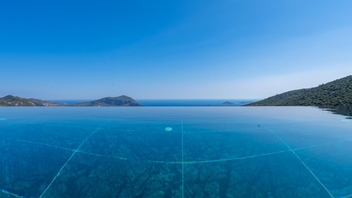 Villa Elit 1, Kalkan'da (12) Kişilik Lüks, Deniz Manzaralı Geniş Aile Villası