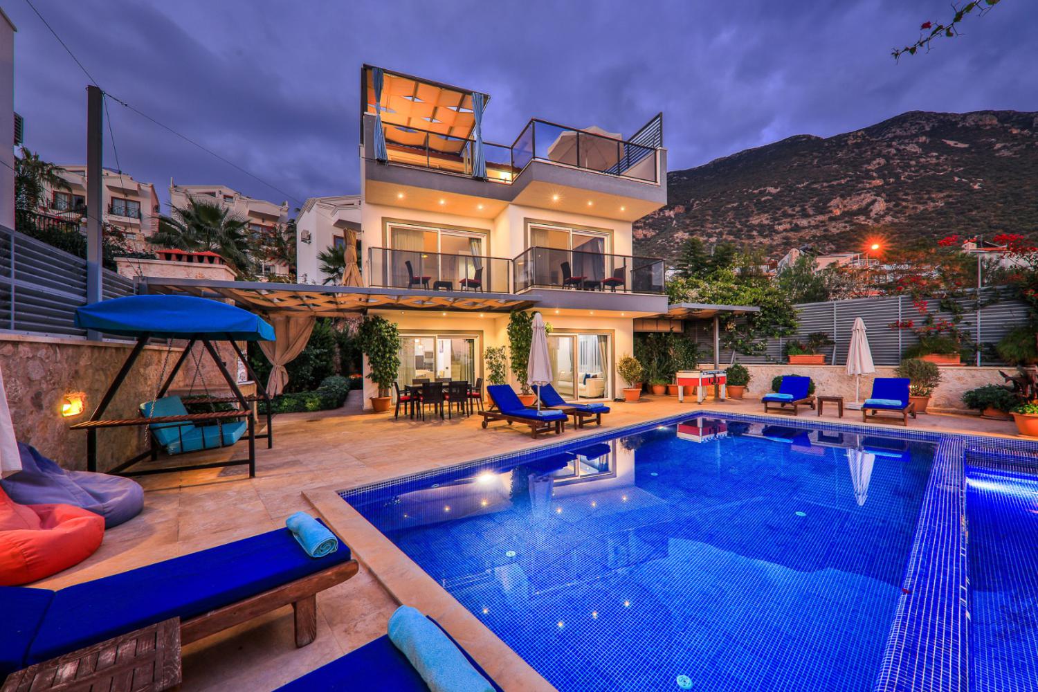 Villa Esma (6) Kişilik Deniz Manzaralı, Muhafazakar Aile Villası
