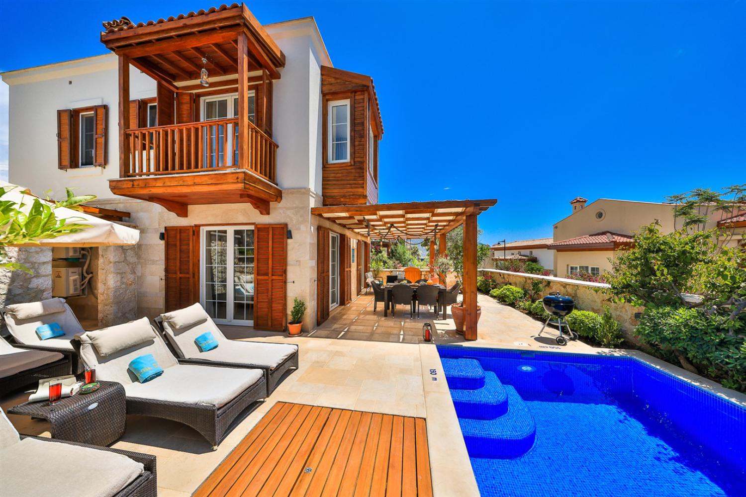 Villa Kalu, Kalkan Akbel Bölgesinde 3 Yatak Odalı, 6 Kişilik Kiralık Tatil Villası