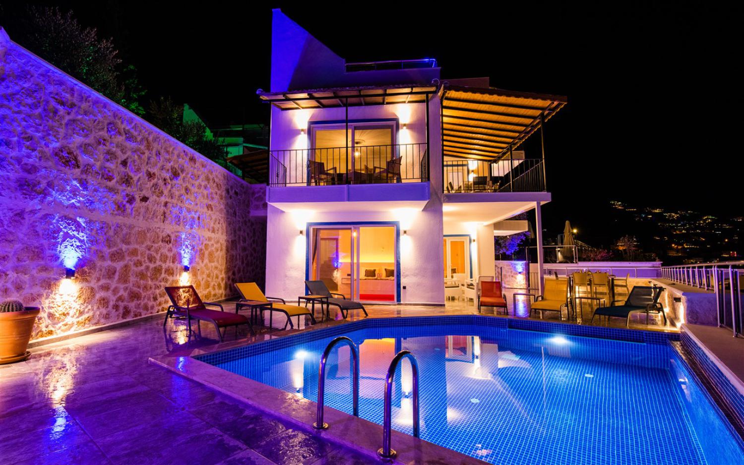 Villa Kıvanç (6) Kişilik Deniz Manzaralı Geniş Aile ve Arkadaş Villası