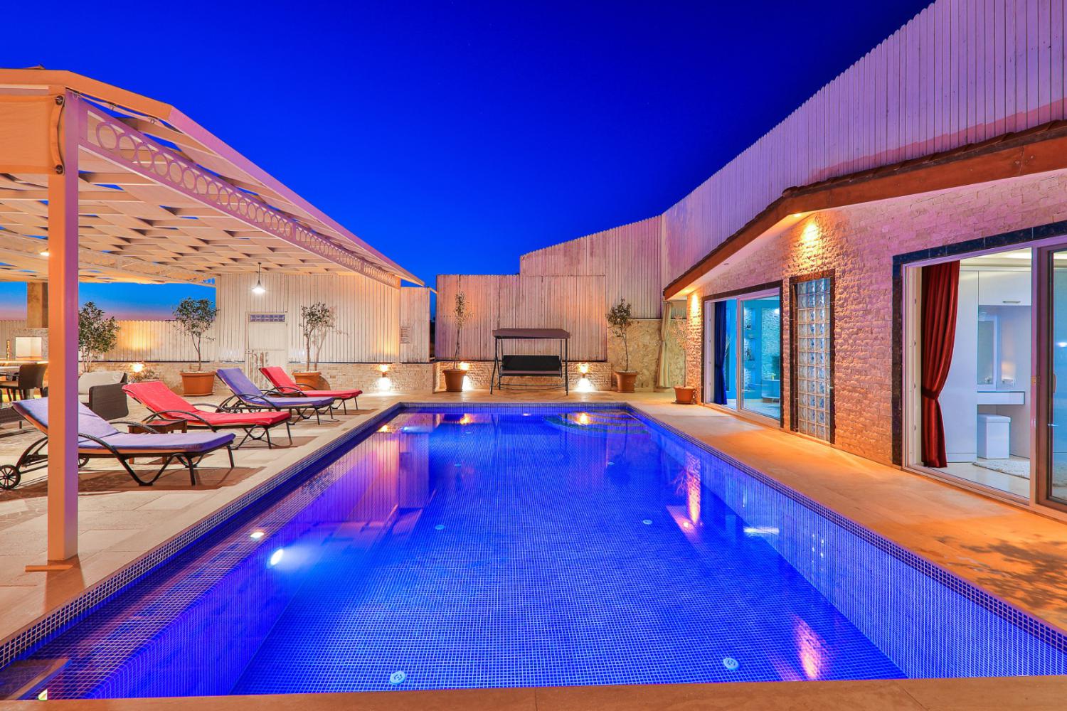 Villa Felix (6) Kişilik Deniz Manzaralı Geniş Aile ve Arkadaş Grubu Villası