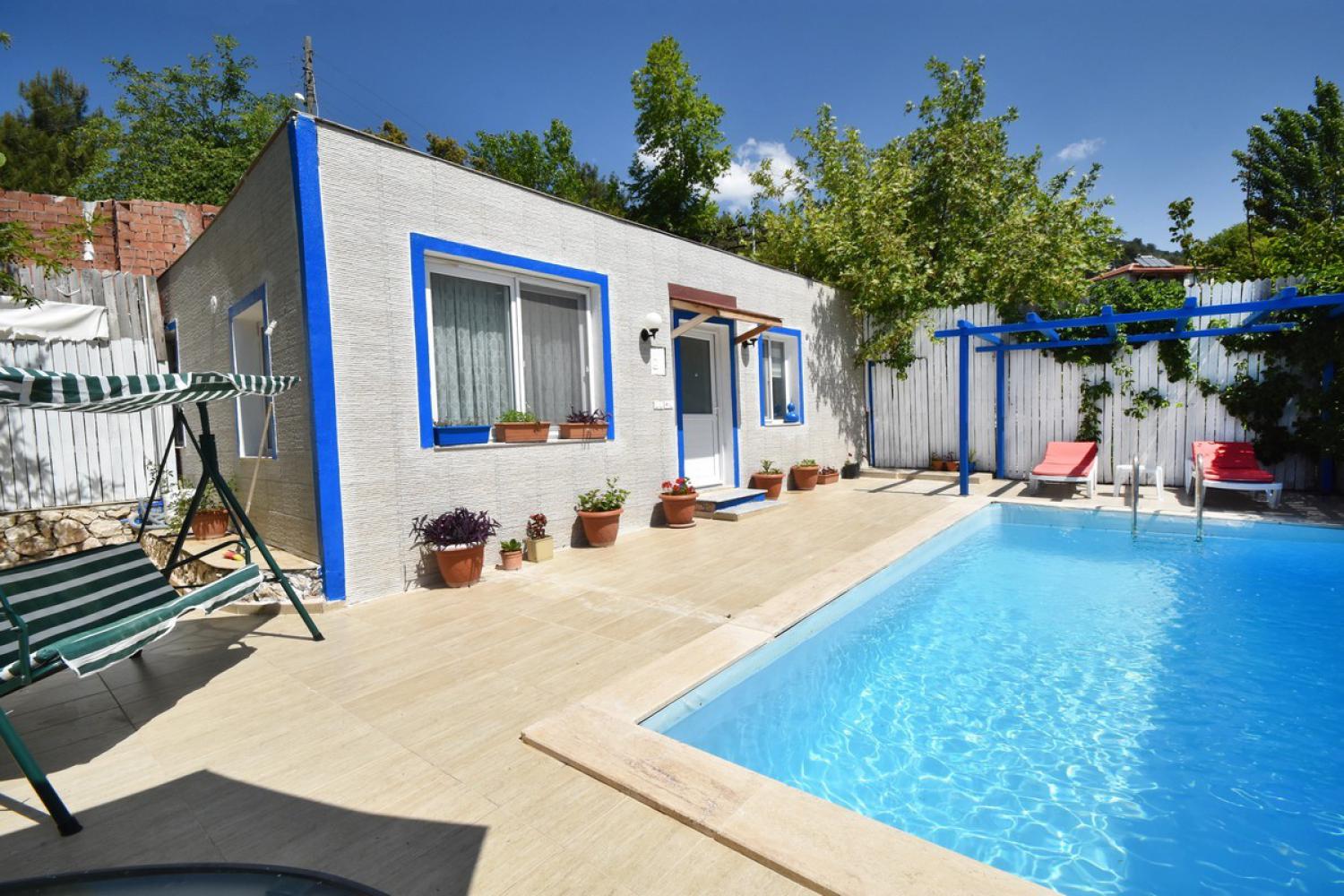 Villa Pandora 1 (2) Kişilik Havuzlu Muhafazakar Balayı Villası