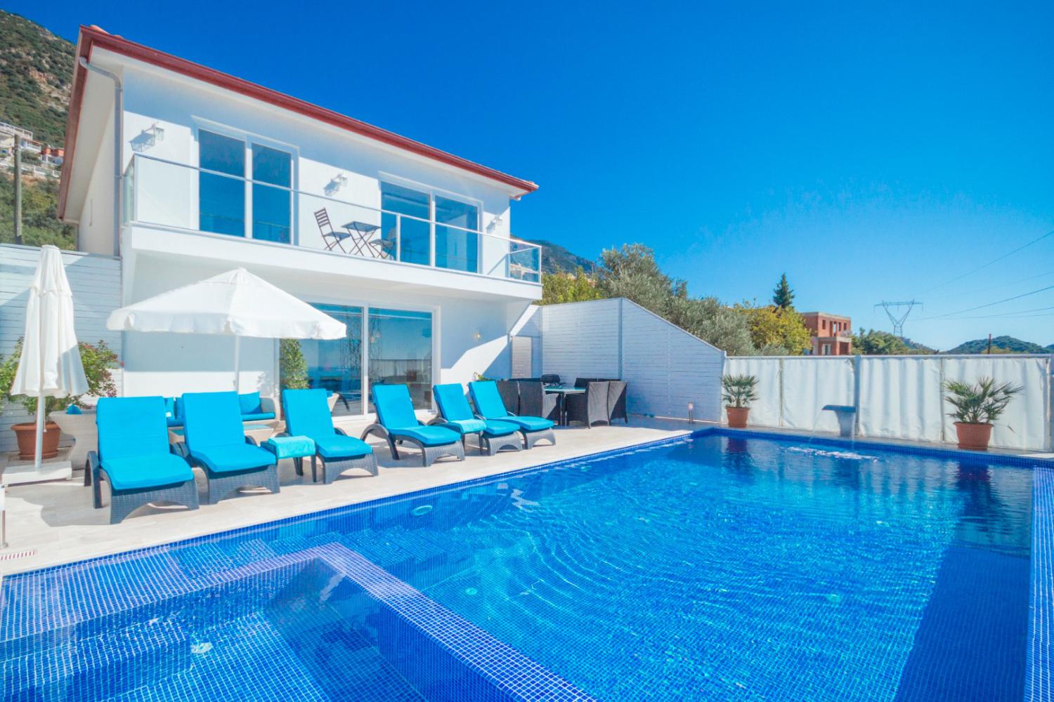 Villa Eslem, Kalkan'da (9) Kişilik Deniz Manzaralı Kiralık Villa