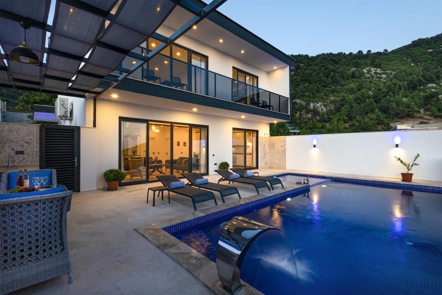 Villa Nur İslamlar 2, Kalkan' da (6) kişilik muhafazakar kiralik villası