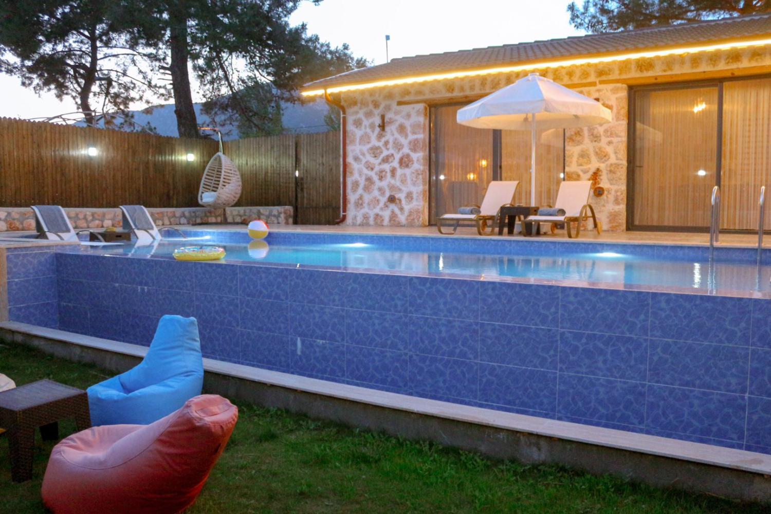 Villa Happy Çil (4) Kişilik Muhafazakar Kiralık Aile ve Balayı Villası
