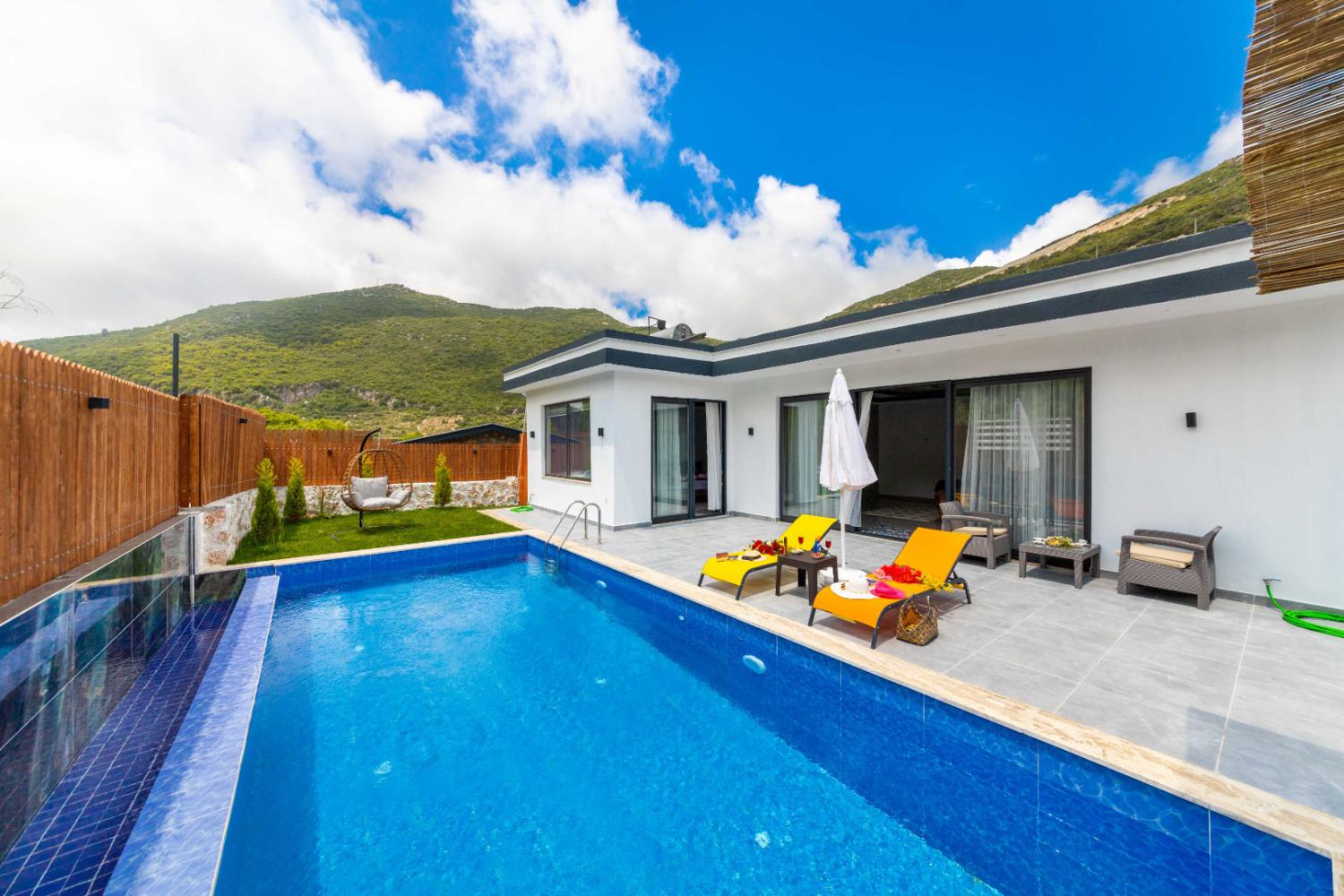 Villa Cika 5, Kalkan'da (2) Kişilik Kiralık Balayı Villası
