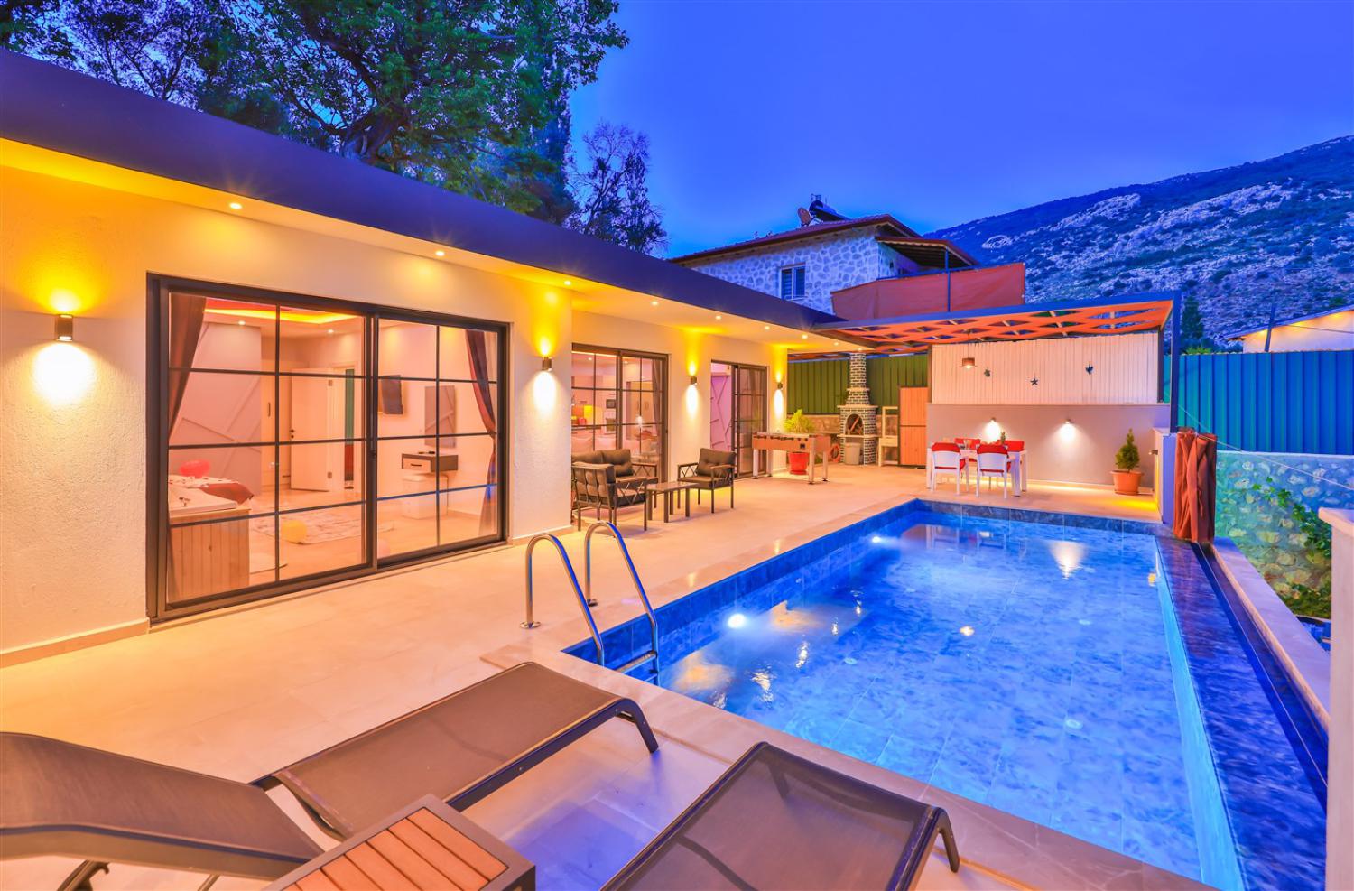 Villa İconus, Kalkan'da (2) Kişilik Kiralık Balayı Villası