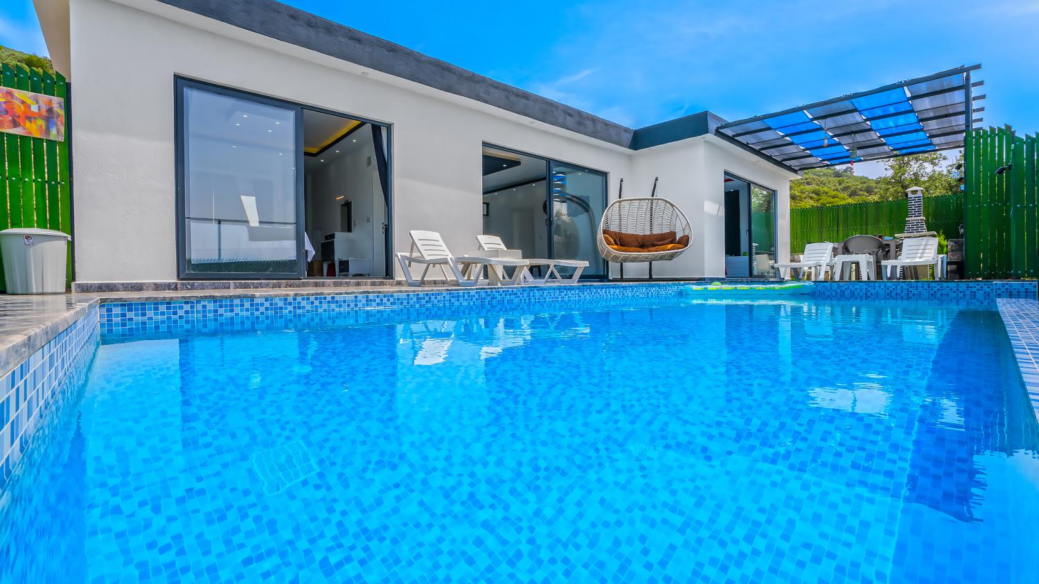 Villa Elmas Yeşilköy, Kalkan'da (4) Kişilik Muhafazakar Kiralık Villa