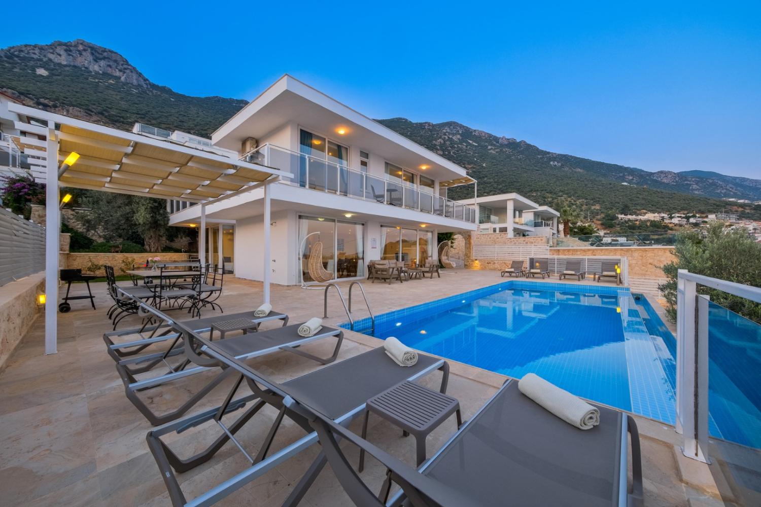 Villa Lumiere 2 (8) Kişilik Geniş Aile ve Arkadaş Grubu Villası