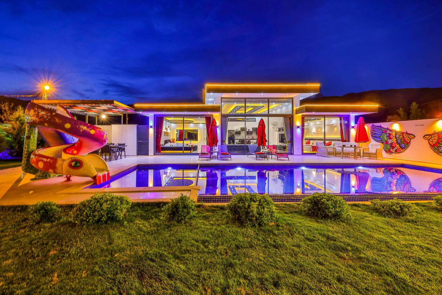 Villa Melek Kalkan Sarıbelen – Jakuzili, Çocuk Oyun Alanlı Villa 👼