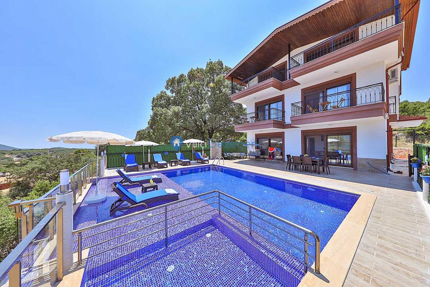 Villa Ataç (8) Kişilik Doğa İçerisinde Geniş Aile ve Arkadaş Villası