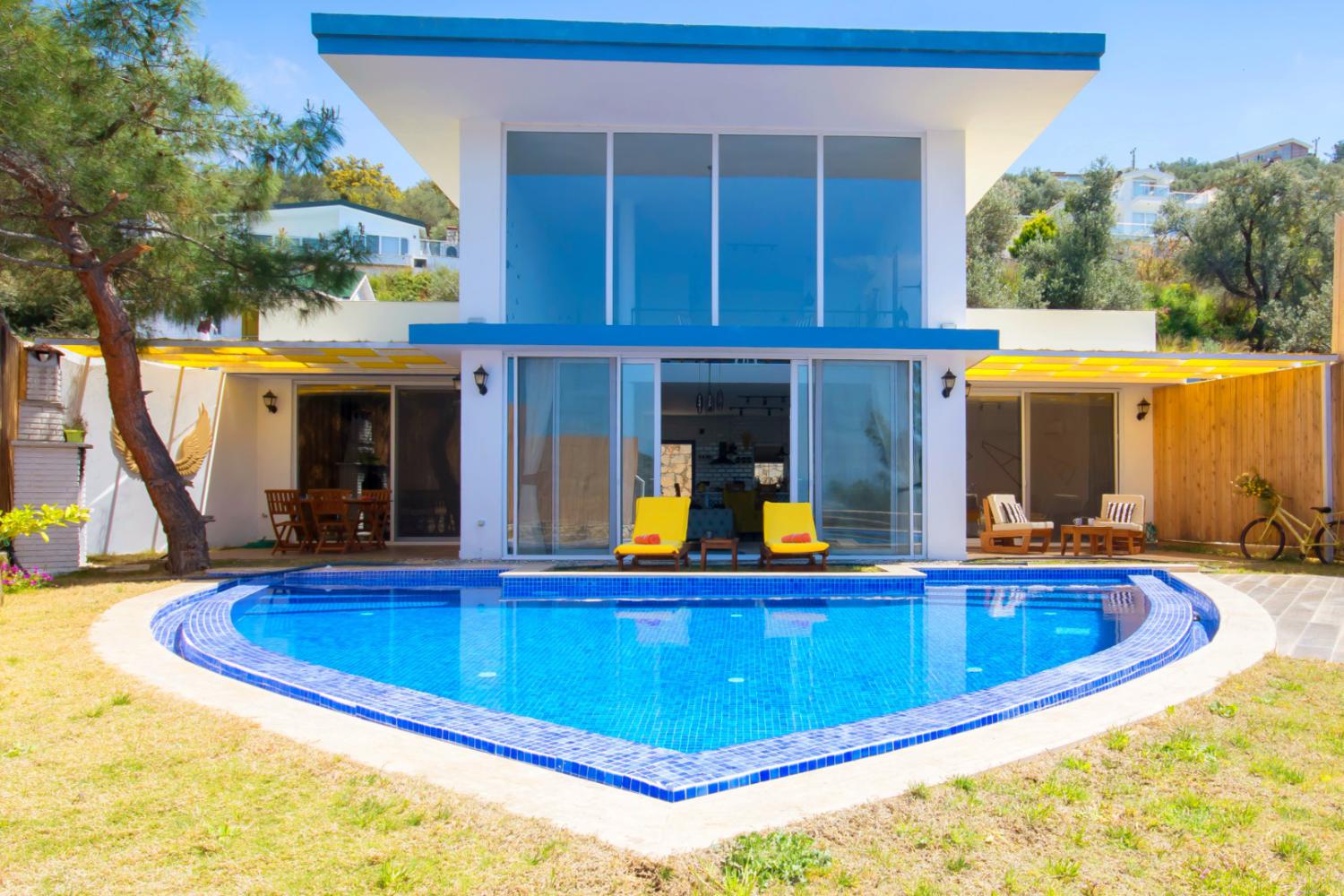 Villa Tita (4) Kişilik Jakuzili Muhafazakar Balayı Villası