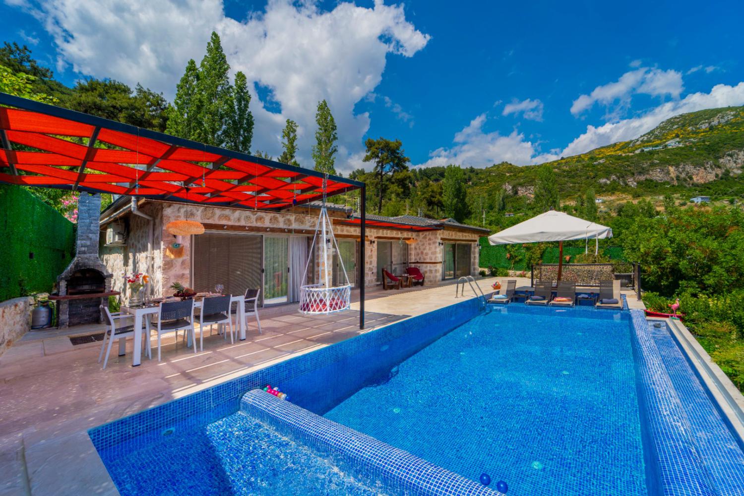 Villa Aden İslamlar ,(5) kişi kapasiteli,balayı çiftleri için uygun jakuzili villalarımız arasında yer almaktadır.