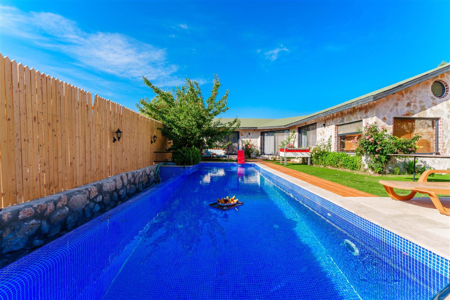 Villa Akbaş 1, Kalkan'da (4) Kişilik Kiralık Çocuk Havuzlu Muhafazakar Villa