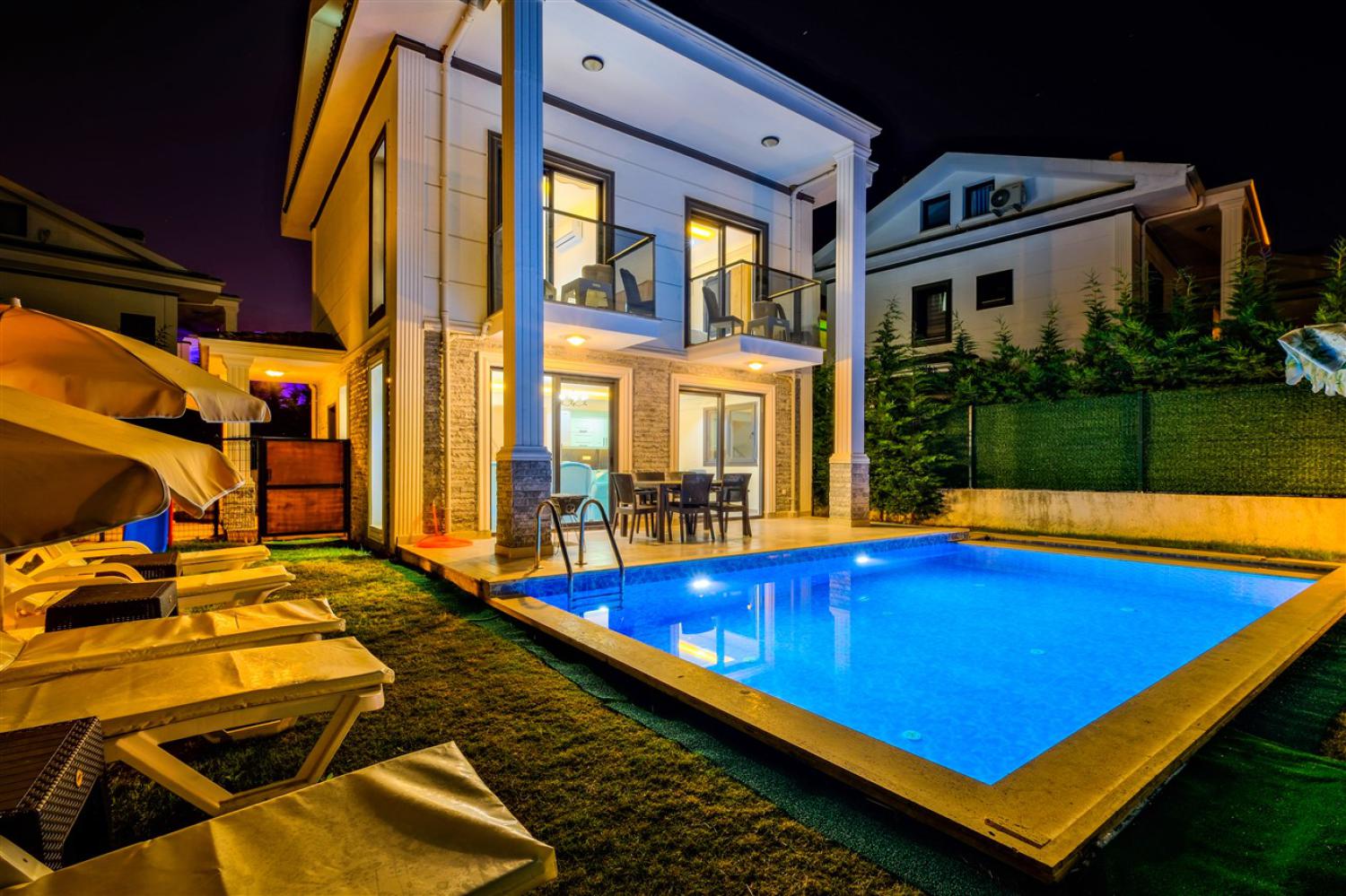 Villa Akdamar ; Fethiye Hisarönü bölgesinde (8) kişilik kiralık villası