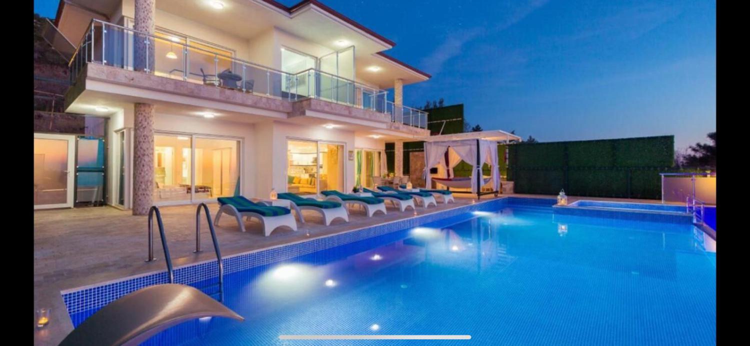 Villa Almira, Jakuzili geniş aileler İçin uygun villalarımız arasında yer almaktadır.