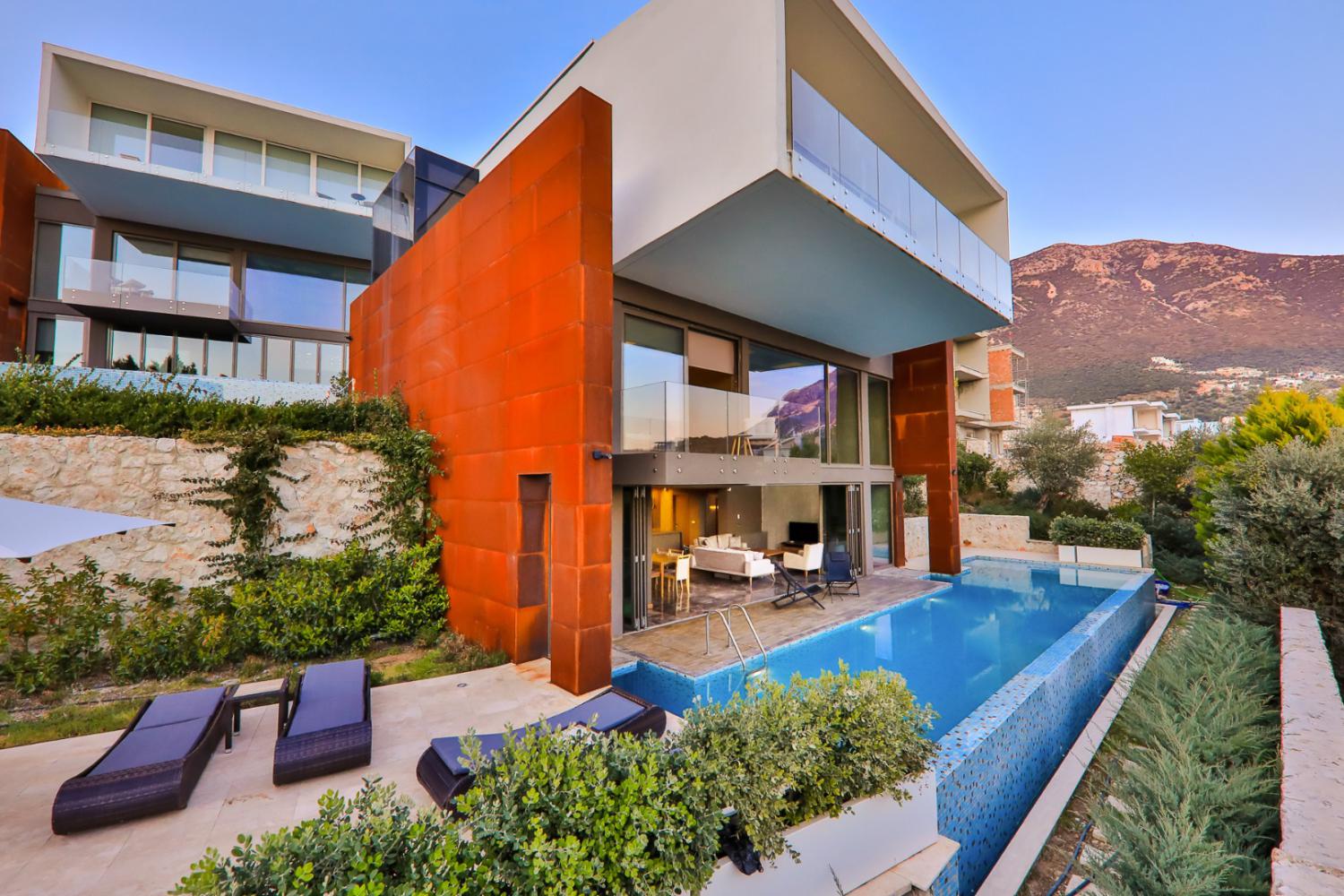 Villa Altes 6 (8) Kişilik Deniz Manzaralı Geniş Aile ve Arkadaş Grubu Villası