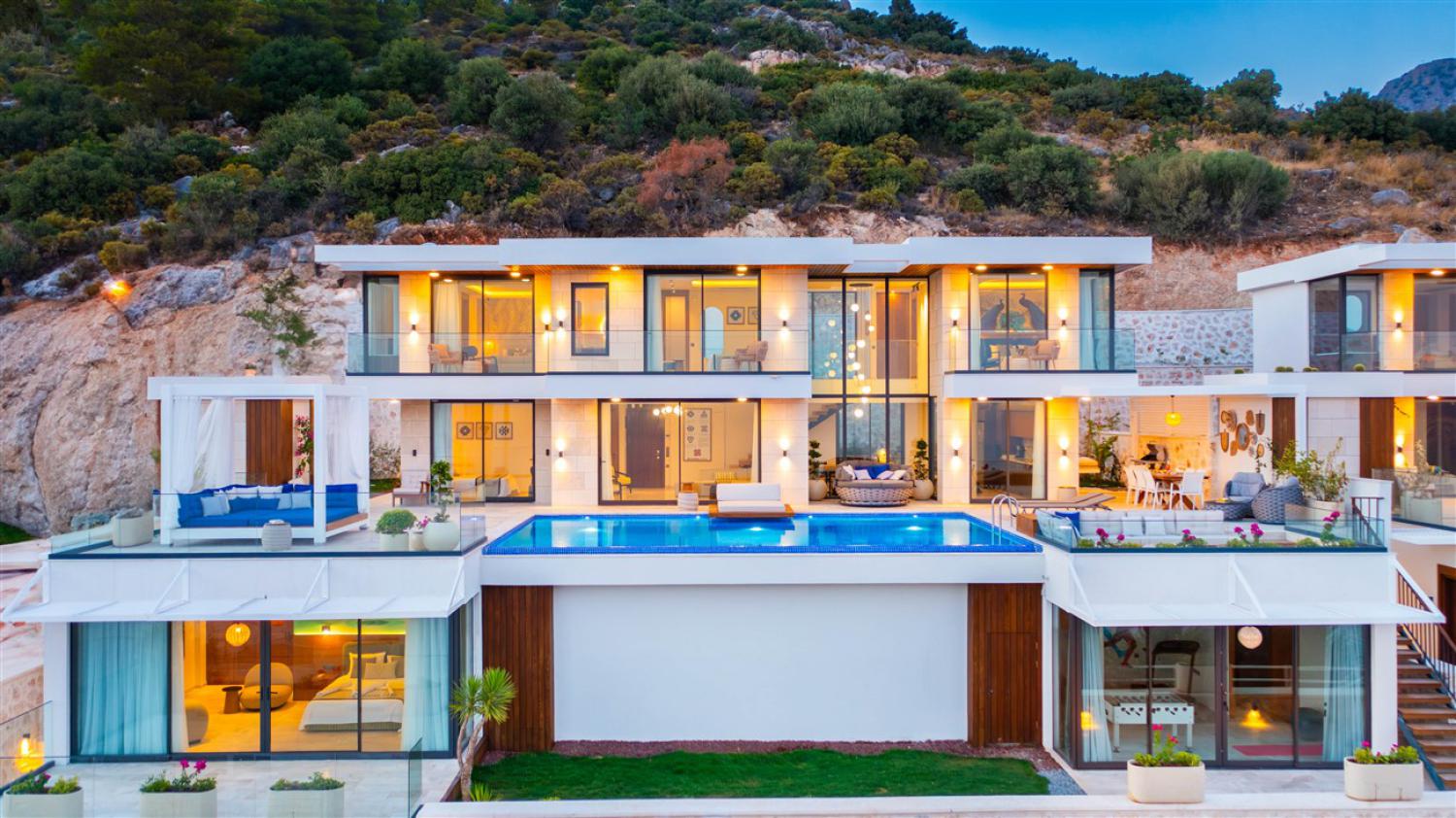 Villa Anatolia 1 ; Kalkan Kalamar'da 10 kişilik Lüks Tatil Villası.