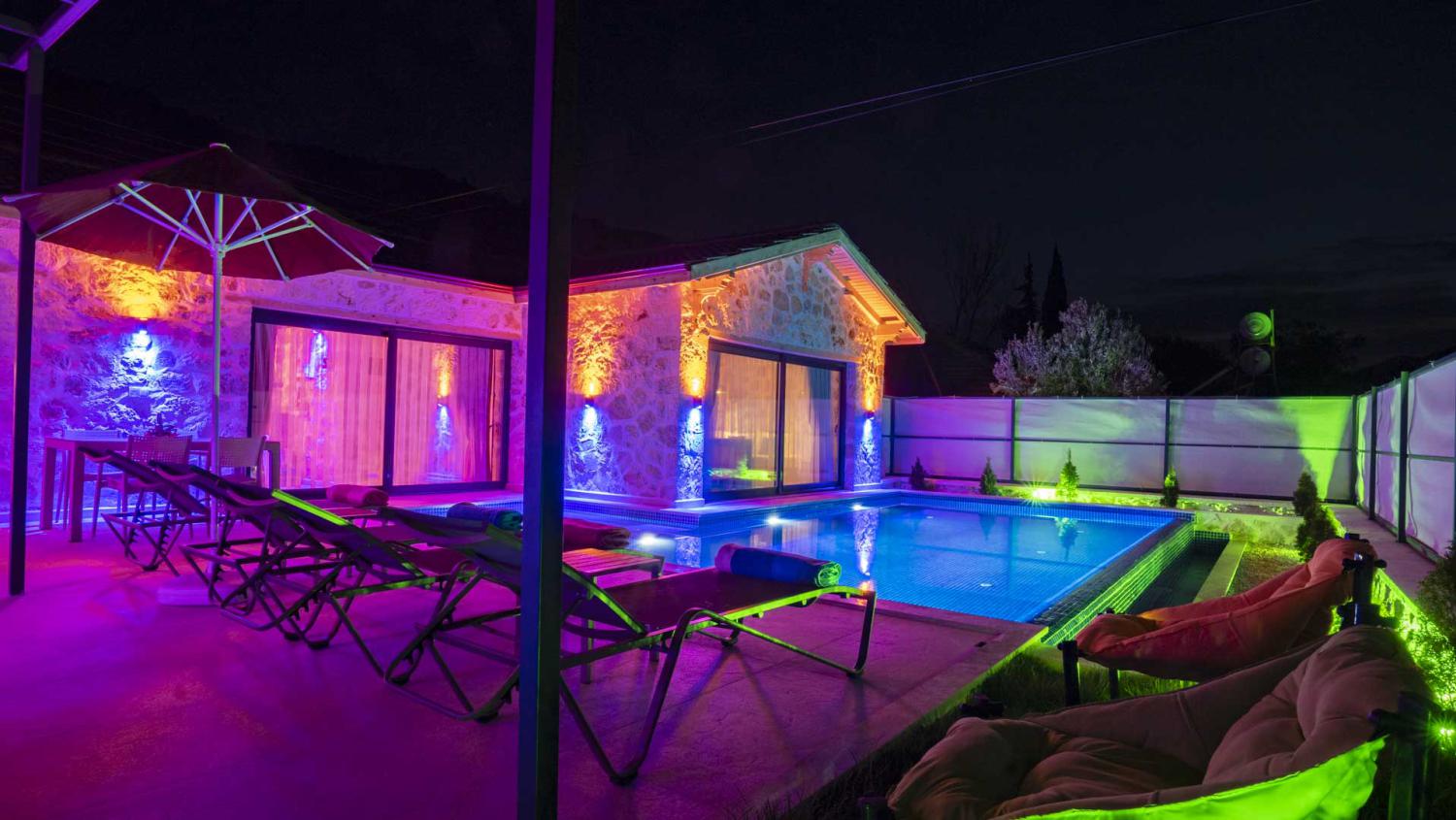 Villa Anka 2 (2) Kişilik Havuzlu Korunaklı Balayı Villası