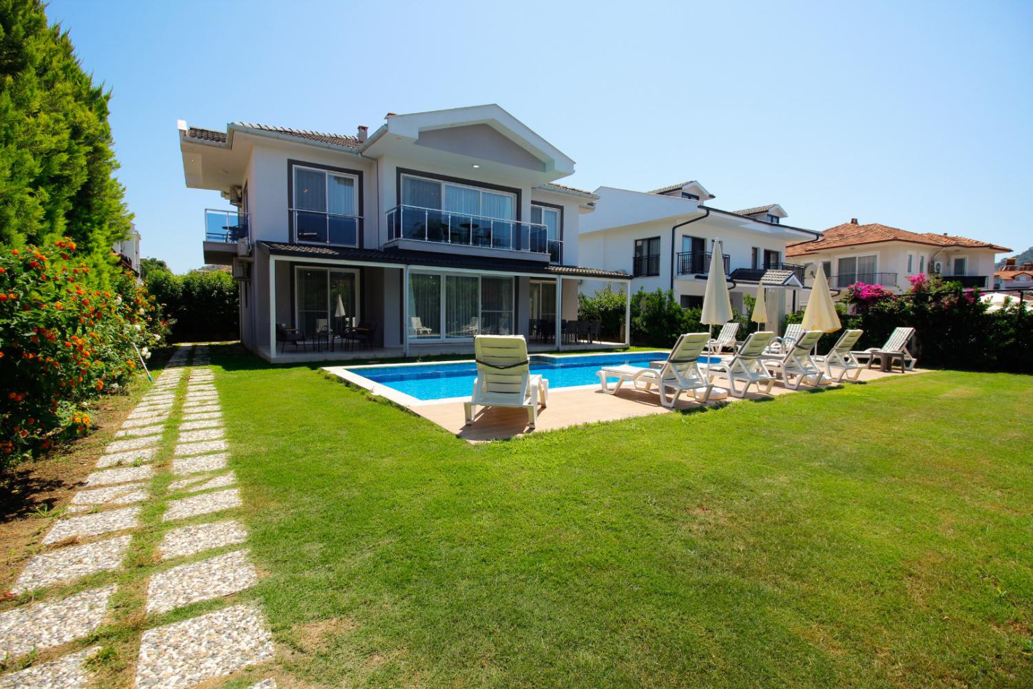 Villa Anka Dalyan, Ortaca' da (8) Kişilik Kalabalık Gruplara Uygun Kiralık Villa