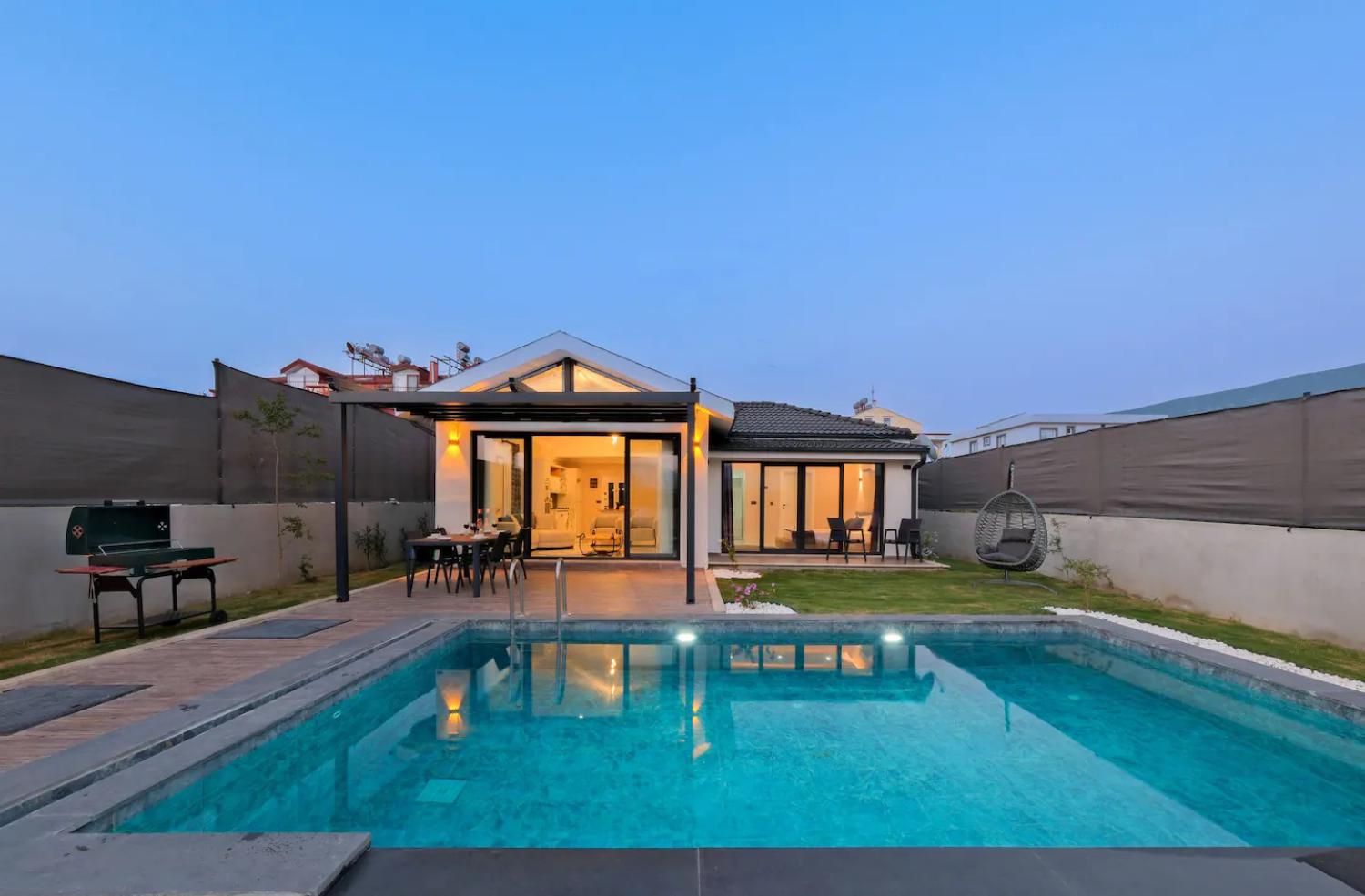 Villa Arel House ; Fethiye  Merkez bölgesinde yer alan (4) kişilik kiralık balayı villası