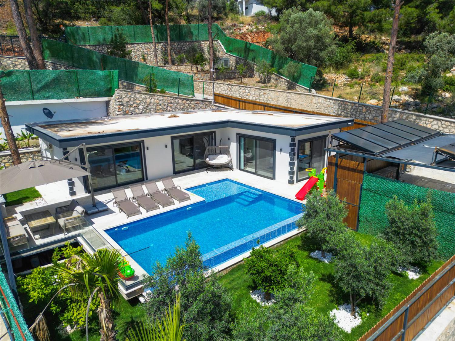 Villa Arya Duo,(4) kişi kapasiteli,balayı için uygun muhafazakar villalarımız arasında yer almaktadır.