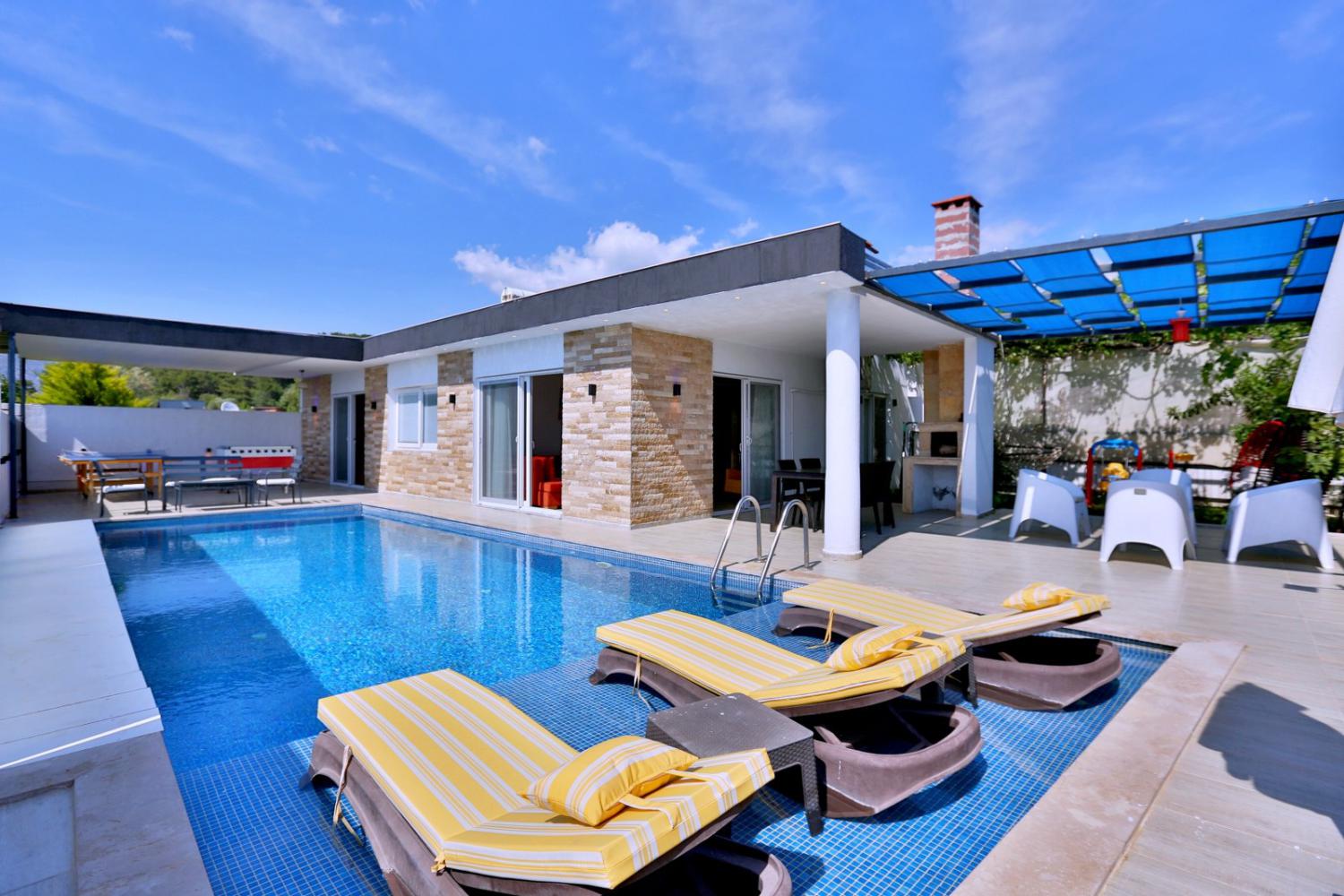 Villa Asaf, Kalkan'da (4) Kişilik Deniz Manzaralı, Muhafazakar Balayı Villası
