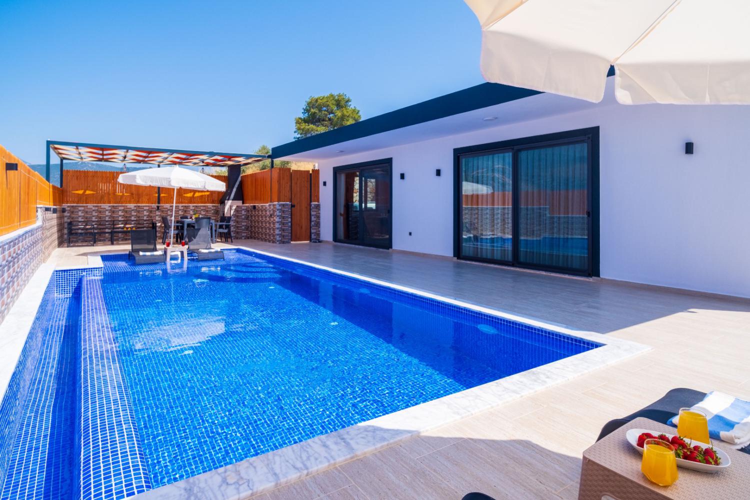 Villa Ateş Yeşilköy ; Kalkan Yeşilköy bölgesinde yer alan 4  kişilik kiralık balayı villası
