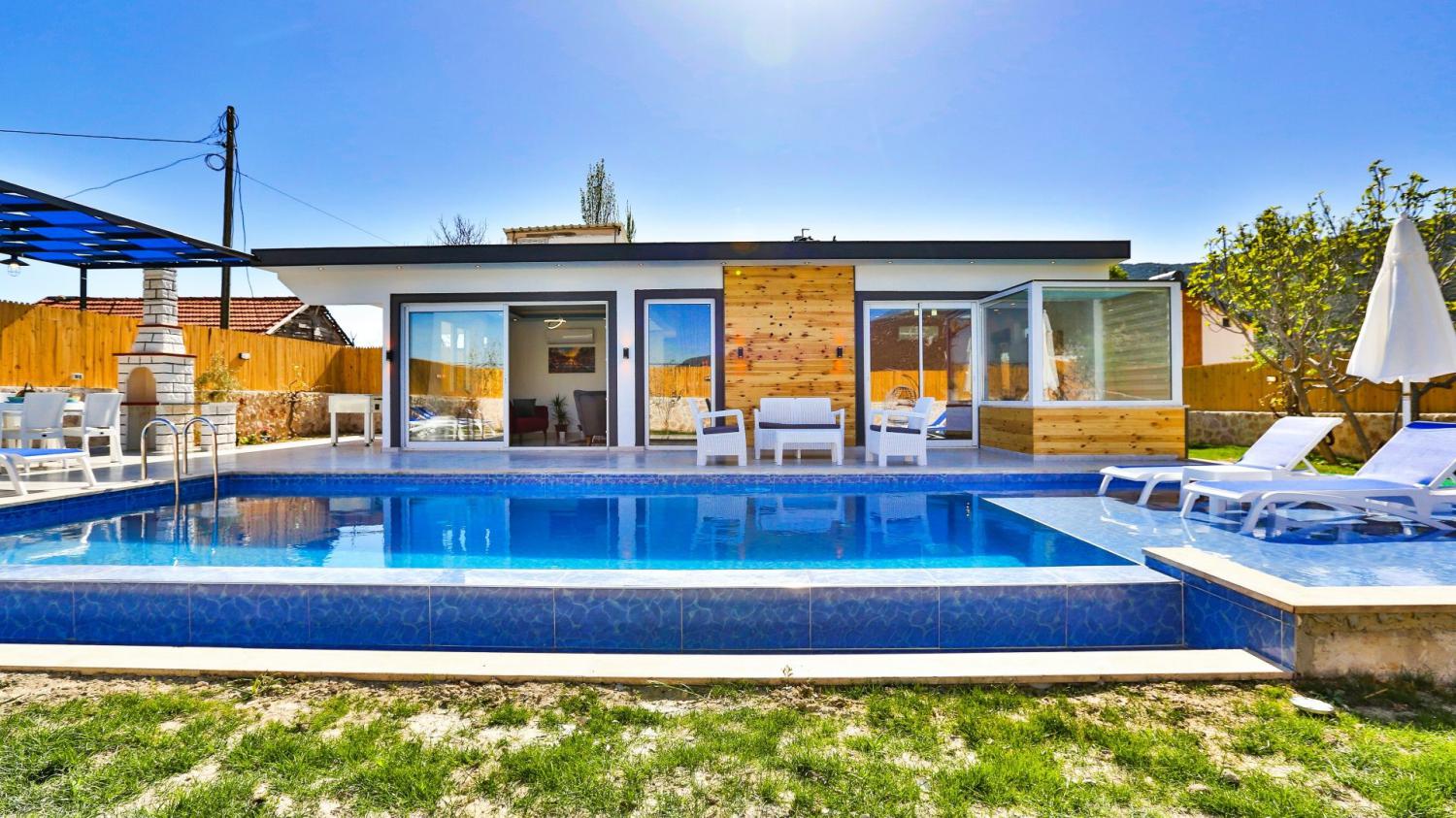 Villa Aylin; Kalkan Sarıbelen bölgesinde 2 yatak osalı,4 kişilik kiralık villa