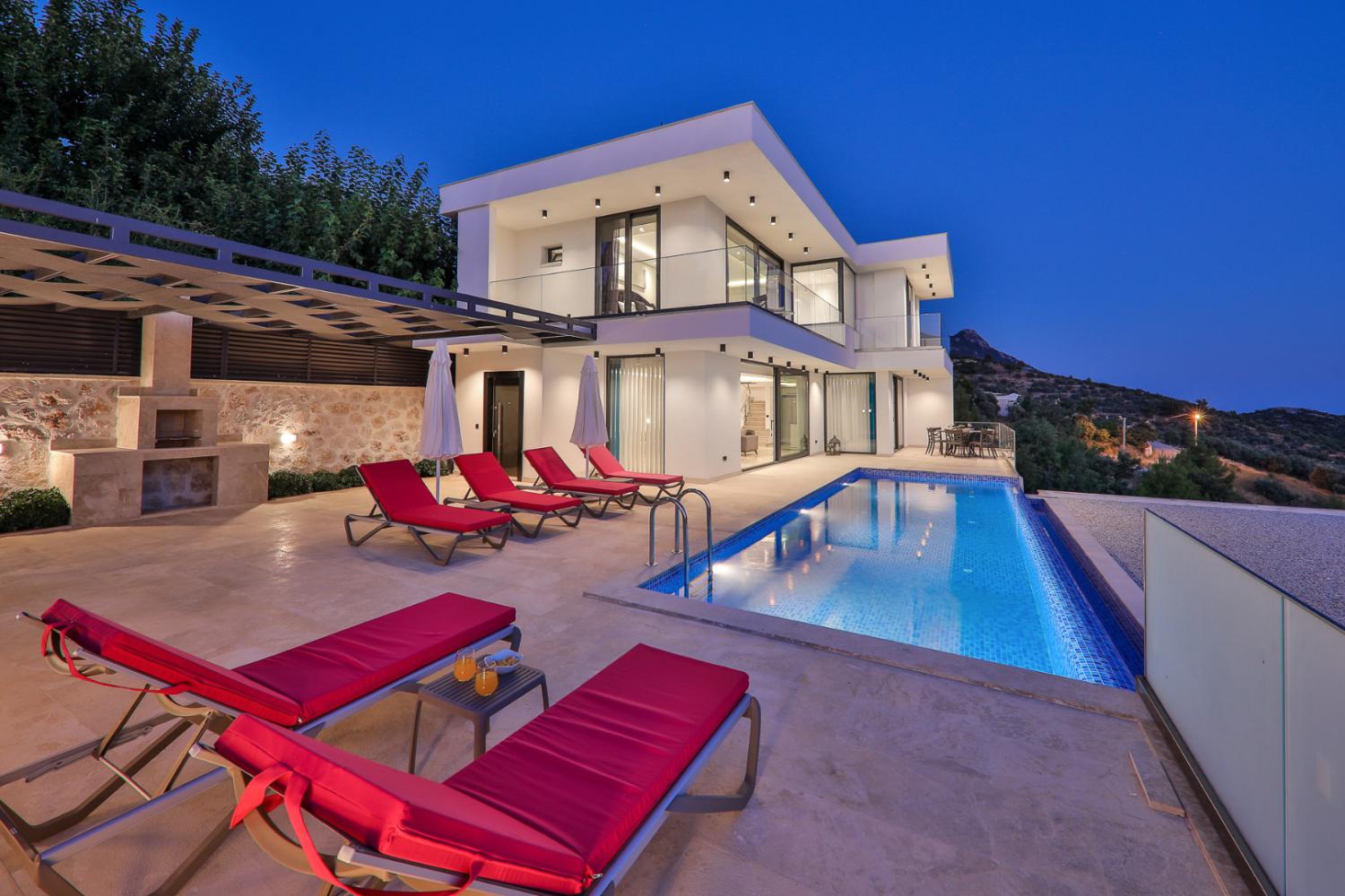 Villa Azure Duo (6) Kişilik Havuzlu Geniş Aile ve Arkadaş Villası