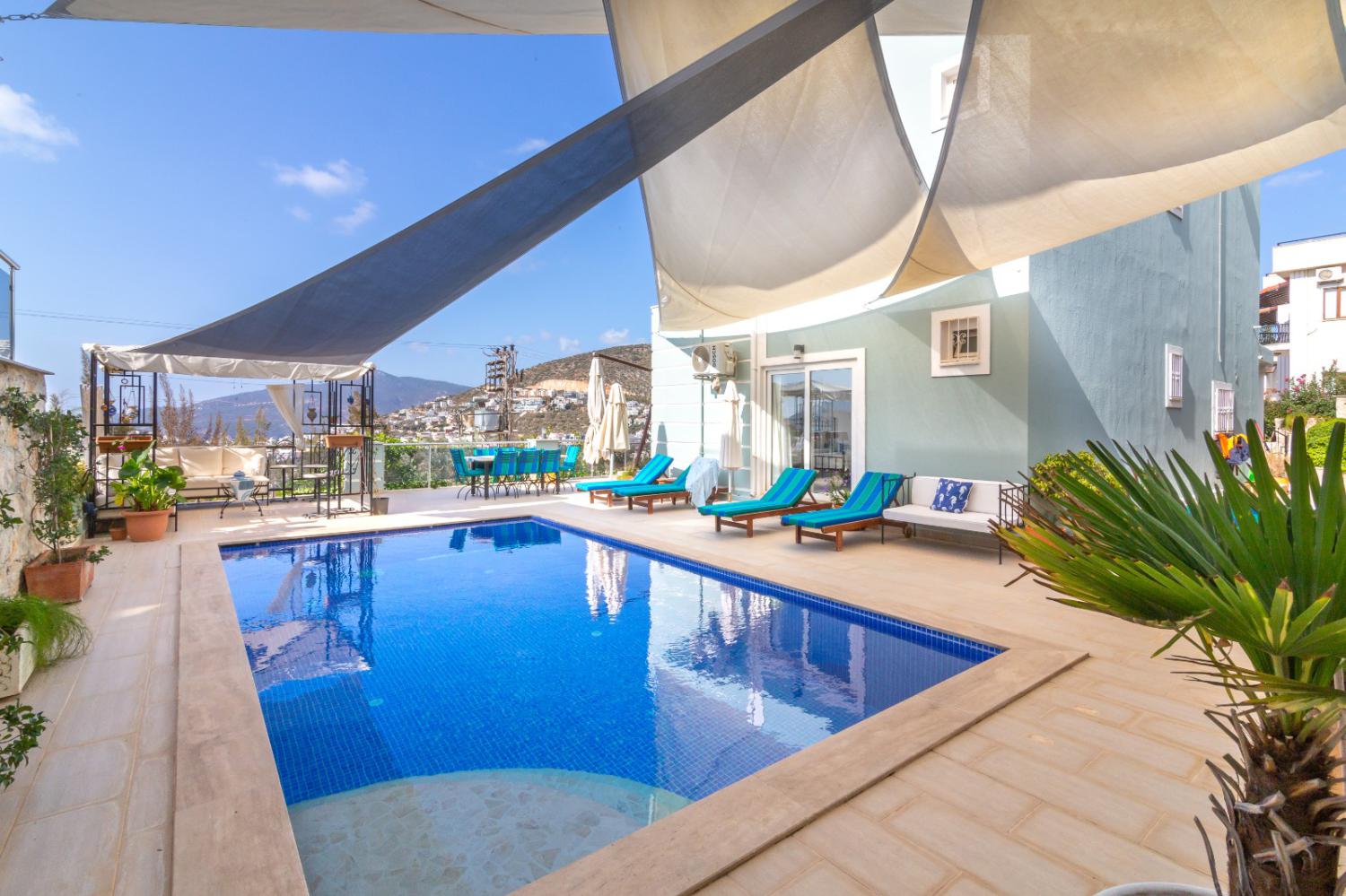 Villa Banbal Kızıltaş; Kalkan Kızıltaş 'da 4 yatak odalı 8 kişilik deniz manzaralı kiralık villa