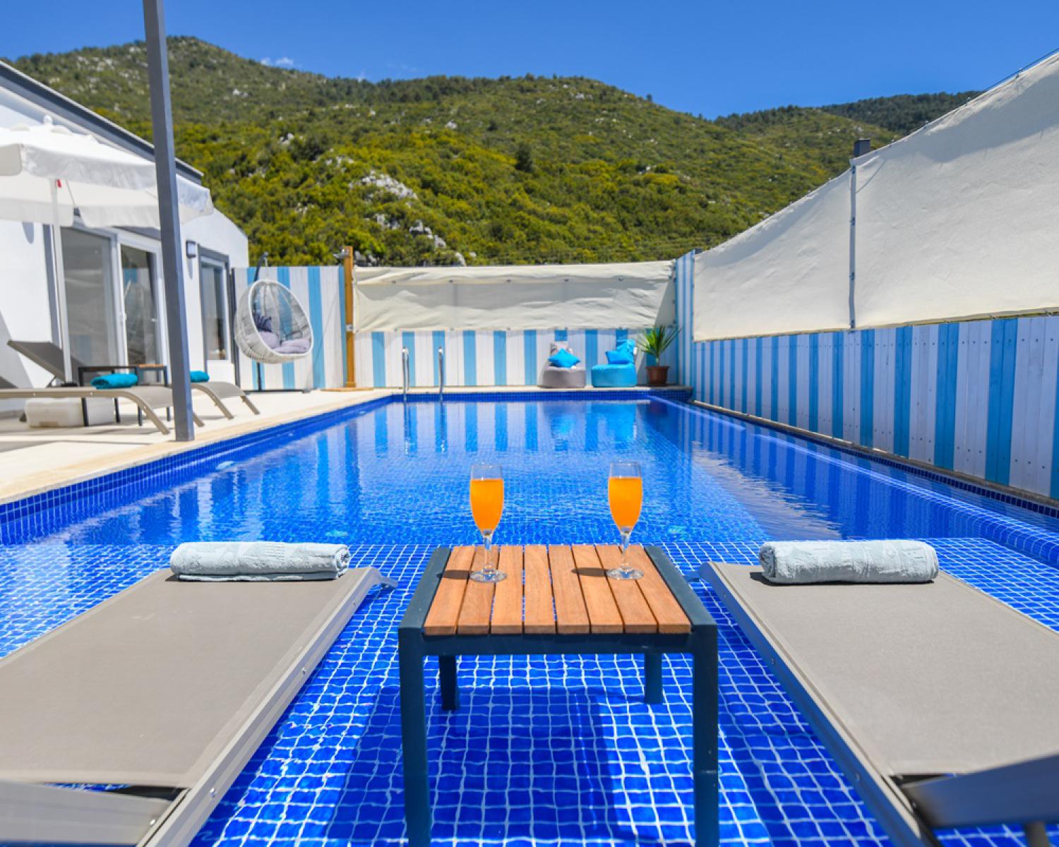 Villa Barış İkizce (4) Kişilik Muhafazakar Kiralık Aile ve Balayı Villası