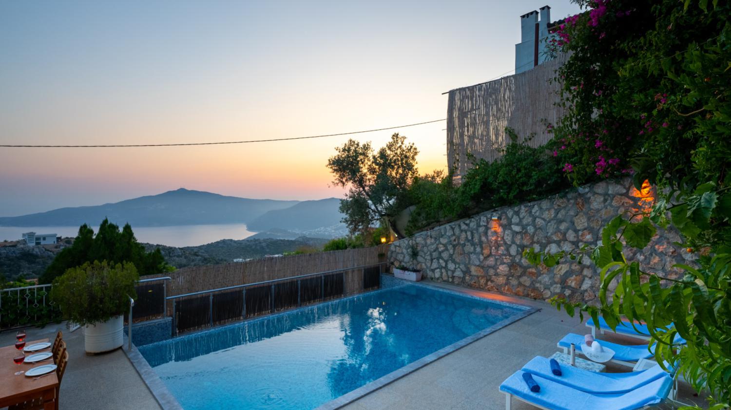 Villa Barış, Kalkan Kördere Bölgesinde (7) Kişilik Kiralık Villa