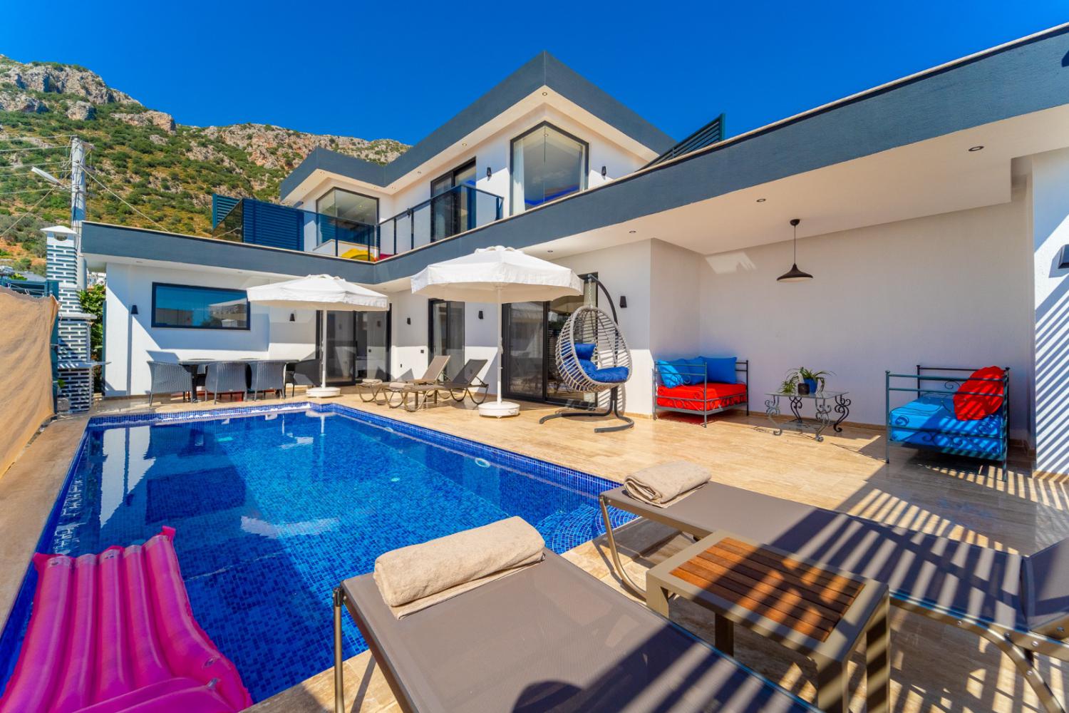 Villa Barracuda; Kalkan Kördere Bölgesinde (4) Kişilik Kiralık Tatil Villası