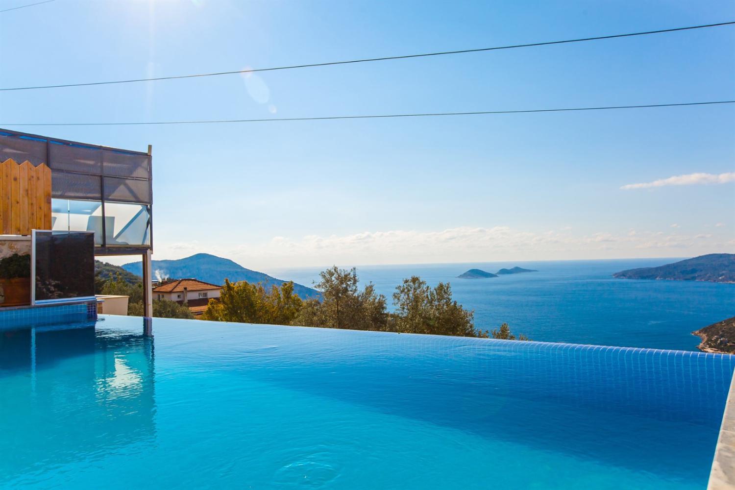 Villa Bella Vista Kördere : Kalkan Kördere'de Deniz Manzaralı Villa.