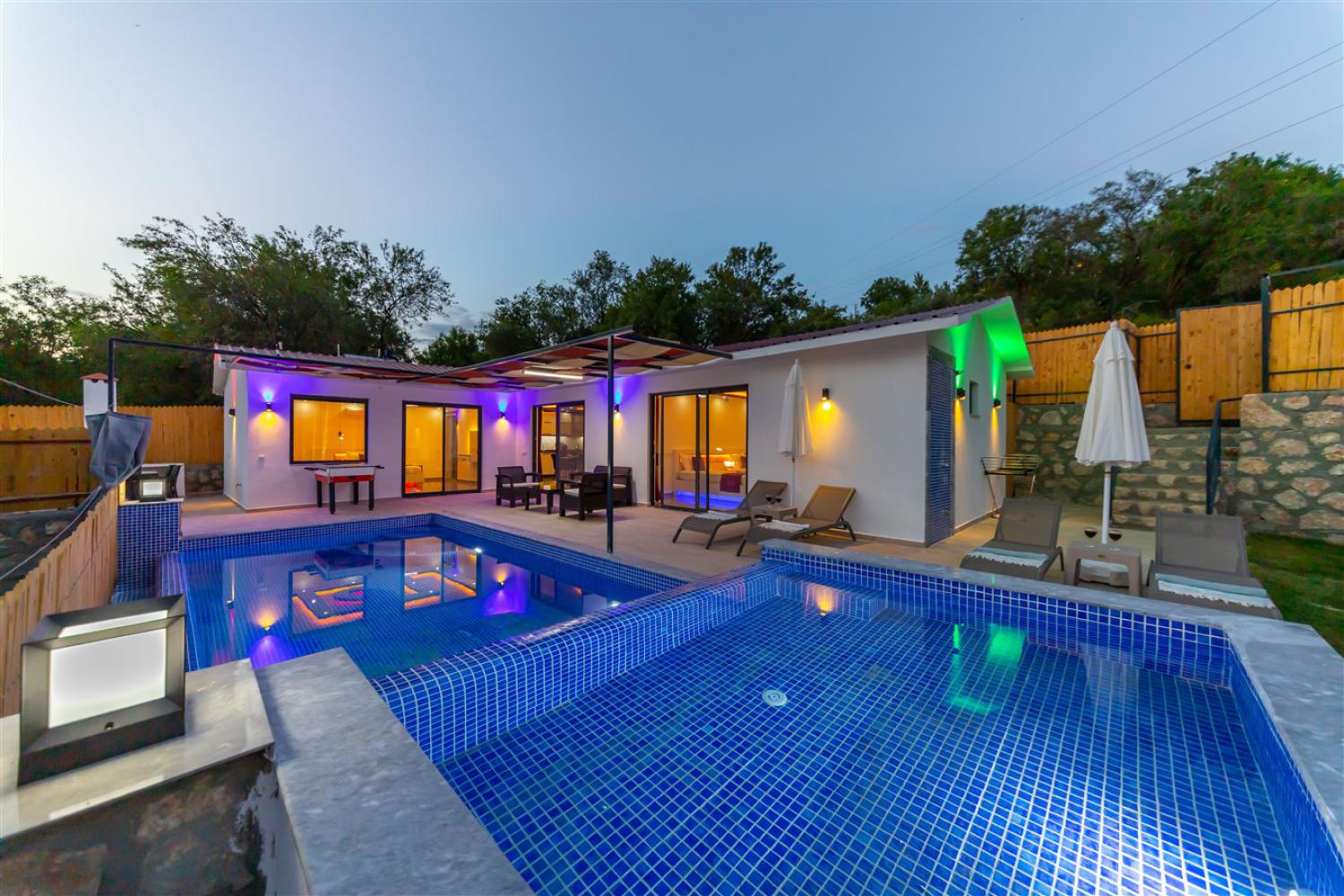 Villa Boğaziçi 3, Kalkan'da (4) Kişilik Kiralık Muhafazakar Balayı Villası