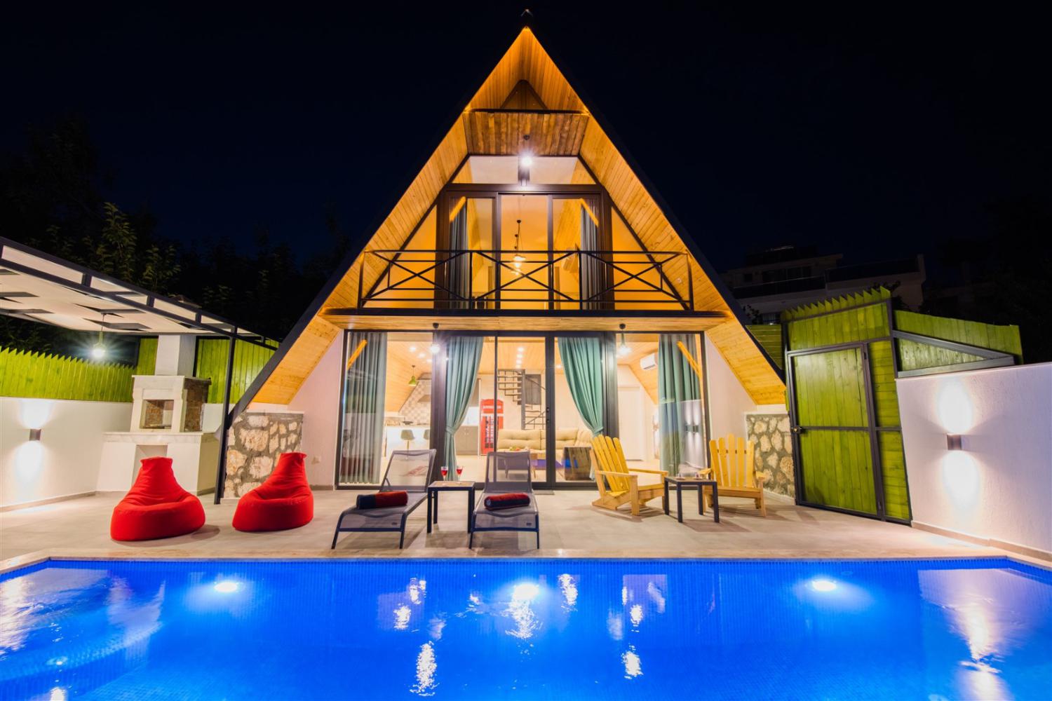 Villa Bolivya (2) Kişilik Havuzlu Muhafazakar Balayı Villası