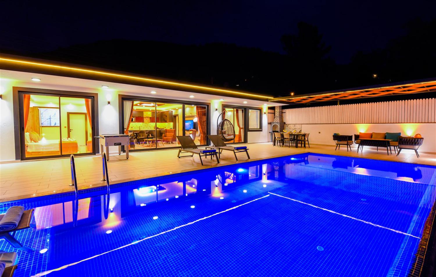 Villa Buse Kalkan Üzümlü'de bulunan, 2 yatak odalı 4 kişilik muhafazakar kiralık tatil villası