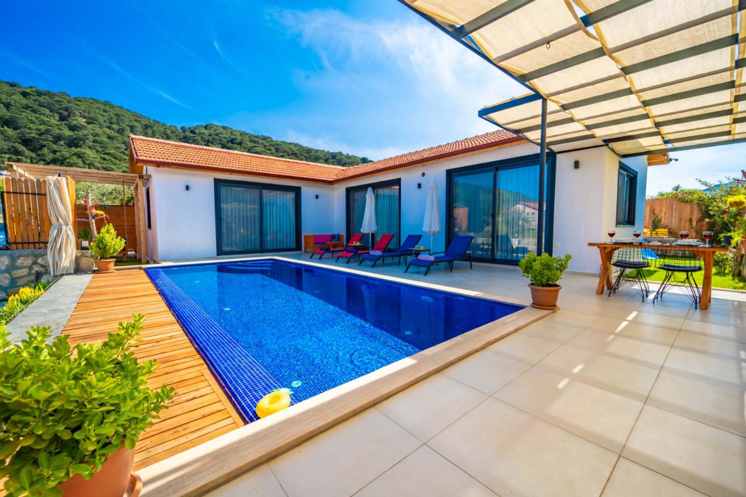 Villa Busem Sarıbelen, Kalkan'da (4) Kişilik Kiralık Muhafazakar Villa