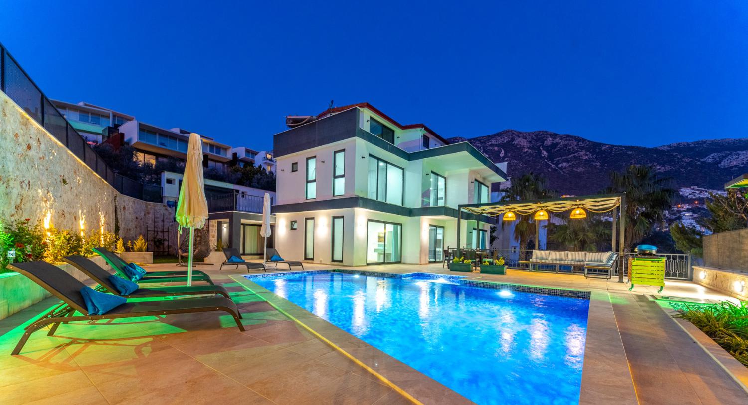 Villa Cansu Kalkan, Kalkan' da (6) kişilik merkeze yakın kiralik villası