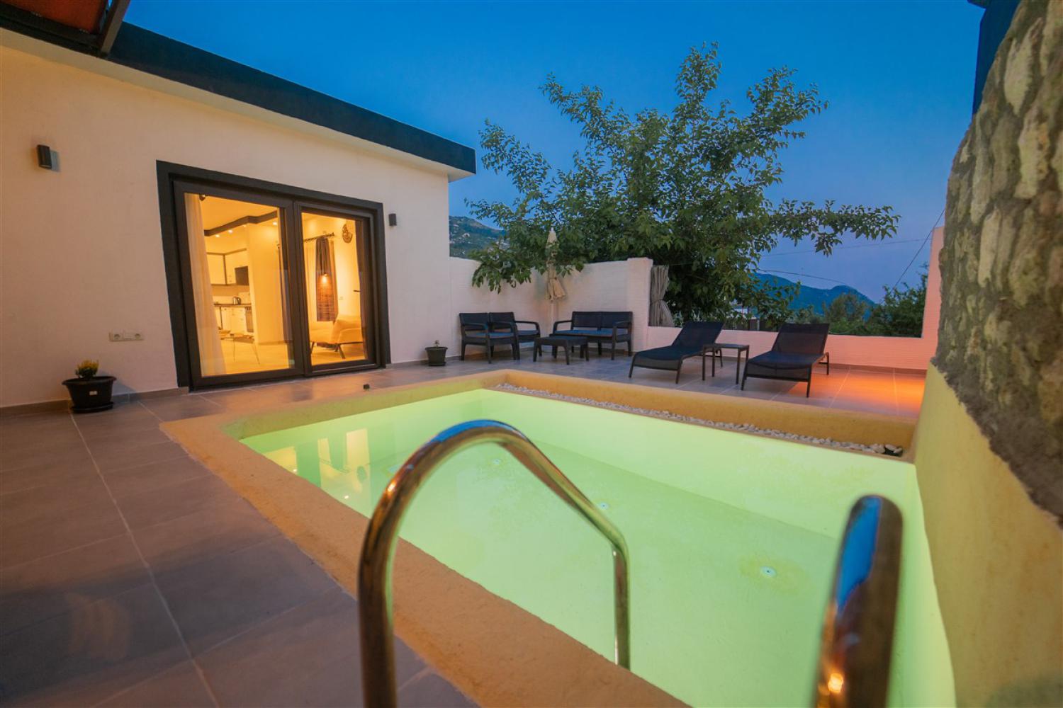 Villa Çardak, Kalkan'da  (2) Kişilik Kiralık Balayı Villası