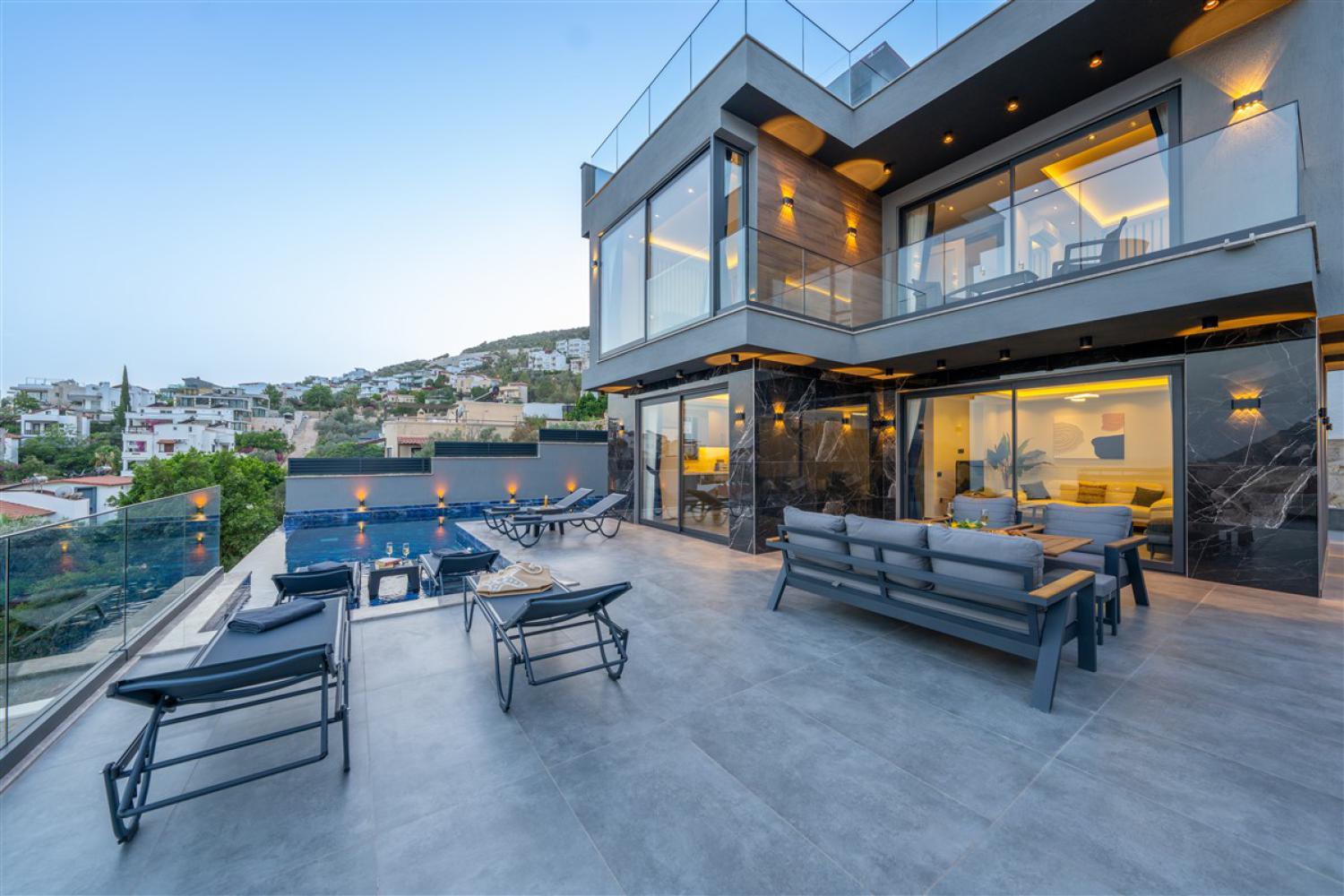 Villa Cihan - Isıtmalı Havuzlu Kiralık Lüks Villa | Kalkan Tatili