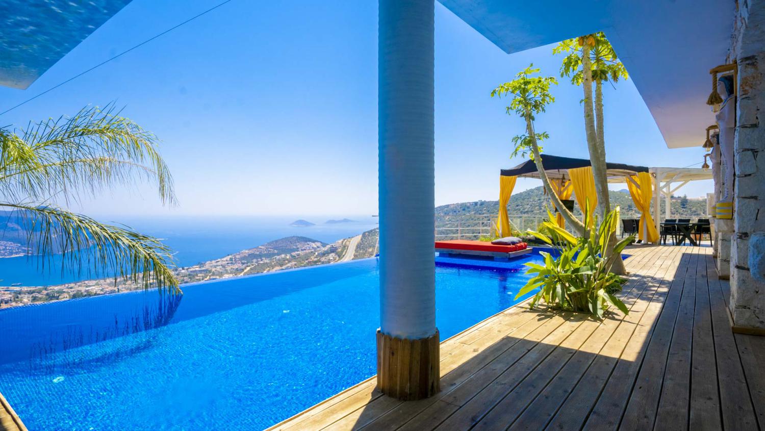 Villa Çırağan, Kalkan'da (8) Kişilik Deniz Manzaralı Kiralık Villa