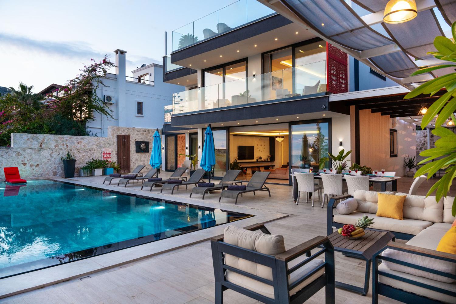 Villa Cratos (10) Kişilik Geniş Aile ve Arkadaş Villası