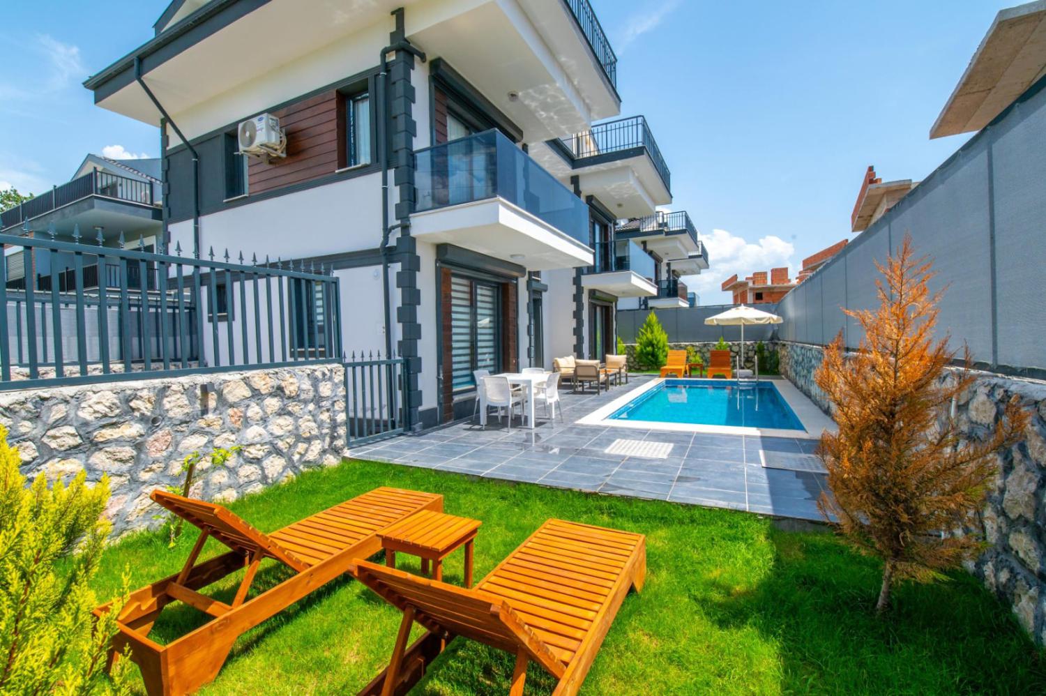 VİLLA  DERİNHERA 1